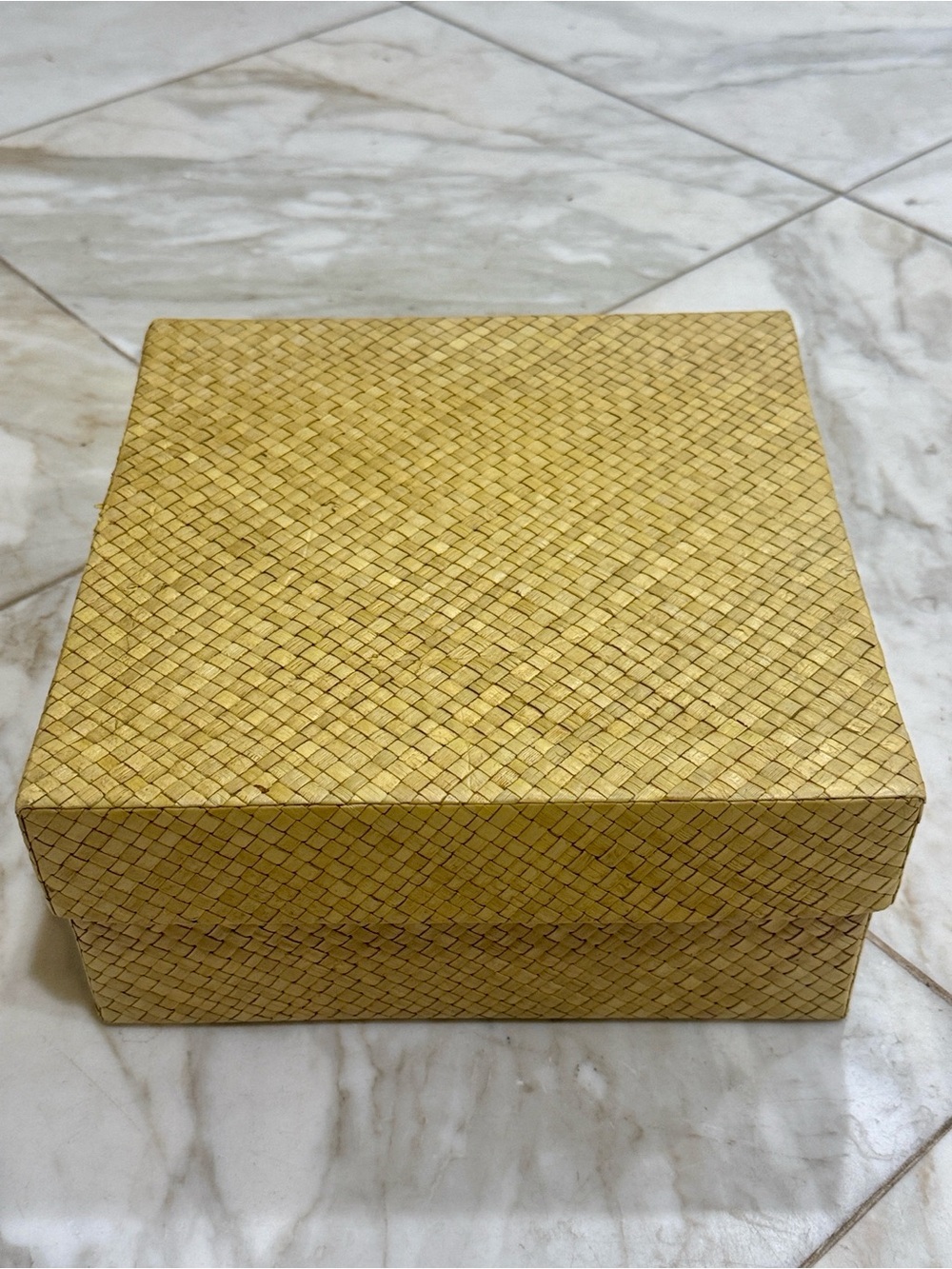 Woven Decorative Storage Box Yellow / Gold Weave straw structured hand made Bin